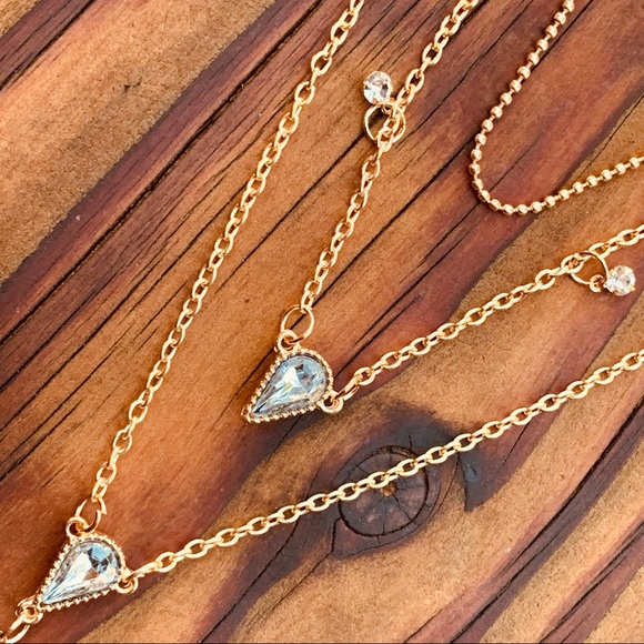 ♛ Aphrodite Layered Necklace - Picture 3 of 8